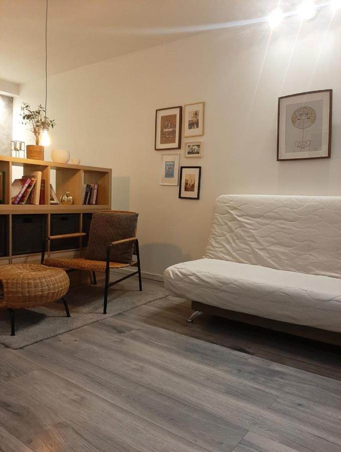 New! Cozy Apartment With Free Guarded Parking Riga Eksteriør billede