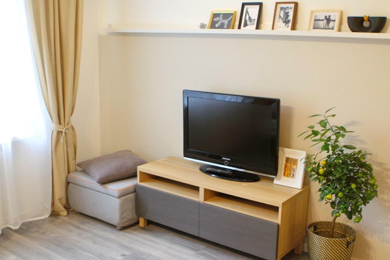 New! Cozy Apartment With Free Guarded Parking Riga Eksteriør billede